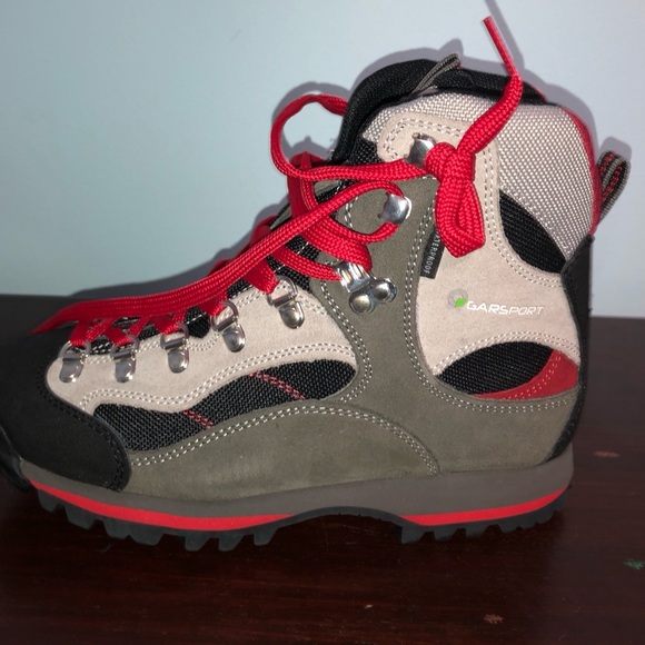 NWT_Women's Hiking Boots WATERPROOF_NWT - Picture 10 of 14